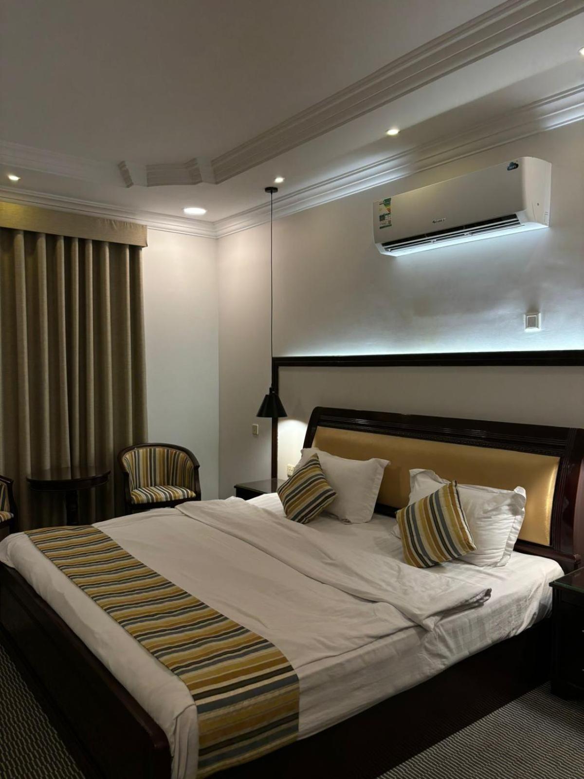 אל-מדינה Al Mokhmalia Serviced Apartments מראה חיצוני תמונה