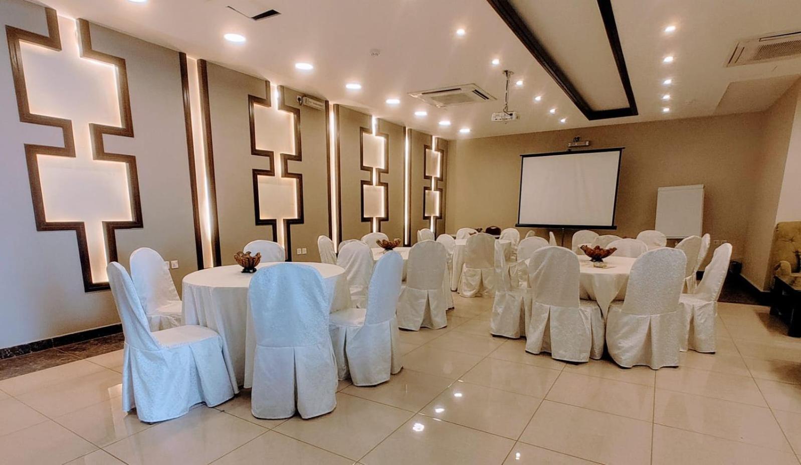 אל-מדינה Al Mokhmalia Serviced Apartments מראה חיצוני תמונה