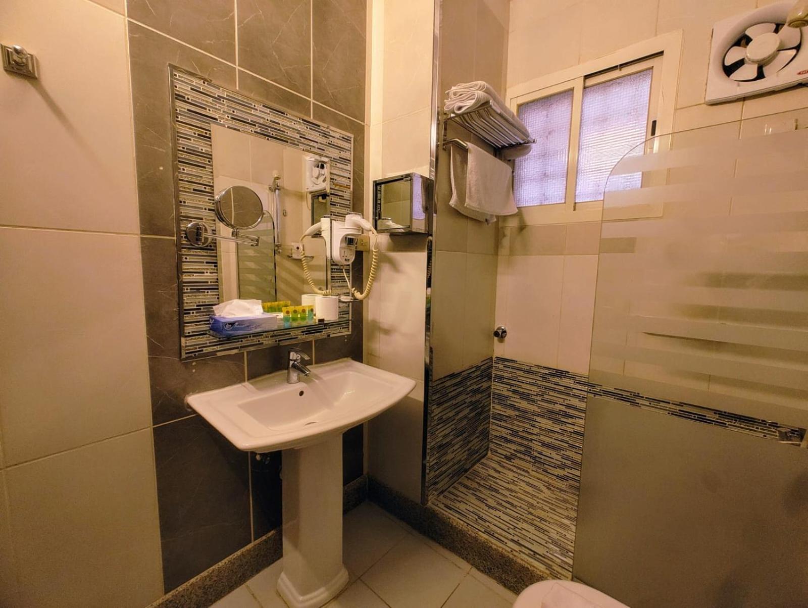 אל-מדינה Al Mokhmalia Serviced Apartments מראה חיצוני תמונה